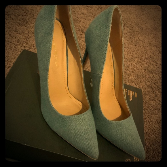 Shoes - Women’s jeans shoes / pointy heels/ used one time